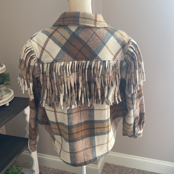 NWT Vigoss Fringed Flannel(size small) - Picture 3 of 6